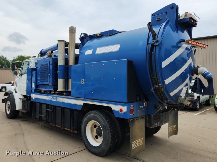 image for item LX9550 2002 Sterling L7500  sewer jetter truck