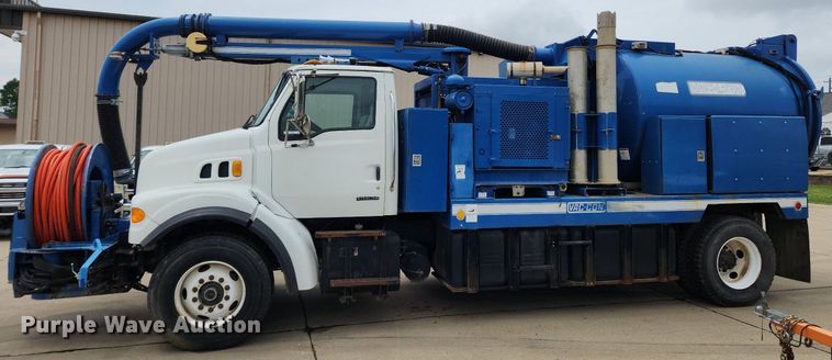 image for item LX9550 2002 Sterling L7500  sewer jetter truck