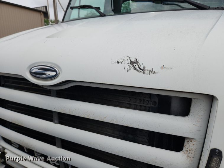 image for item LX9550 2002 Sterling L7500  sewer jetter truck