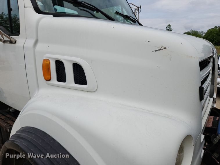 image for item LX9550 2002 Sterling L7500  sewer jetter truck