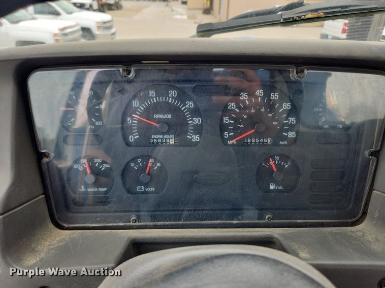 image for item LX9550 2002 Sterling L7500  sewer jetter truck