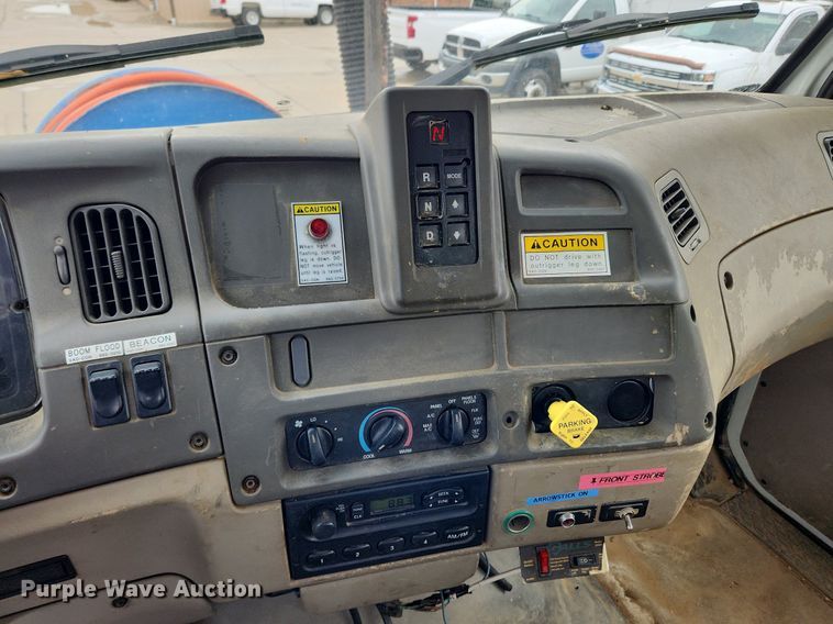 image for item LX9550 2002 Sterling L7500  sewer jetter truck