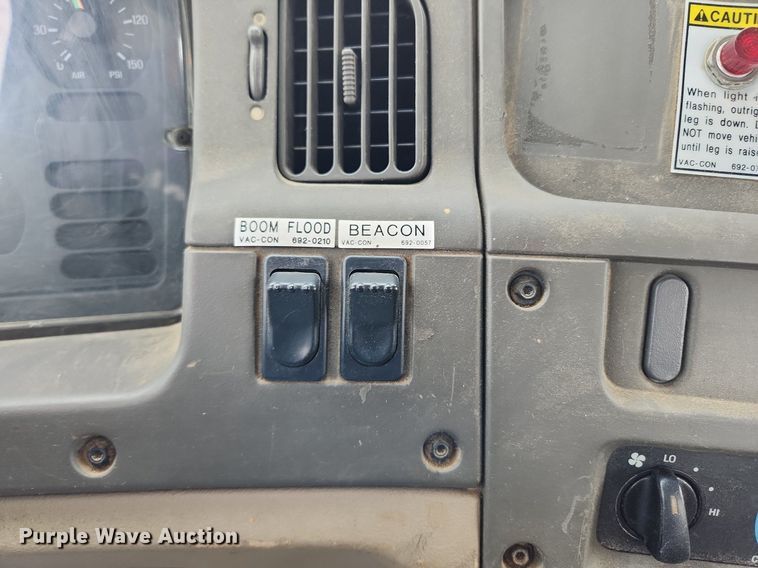 image for item LX9550 2002 Sterling L7500  sewer jetter truck