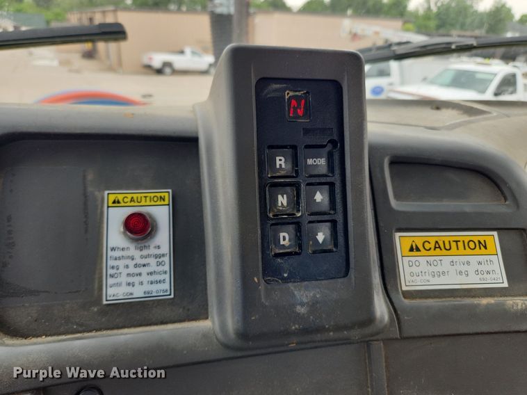 image for item LX9550 2002 Sterling L7500  sewer jetter truck