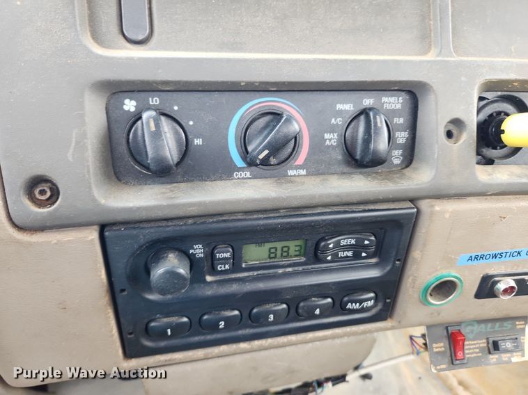 image for item LX9550 2002 Sterling L7500  sewer jetter truck