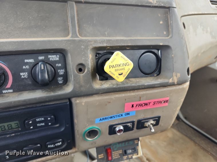 image for item LX9550 2002 Sterling L7500  sewer jetter truck