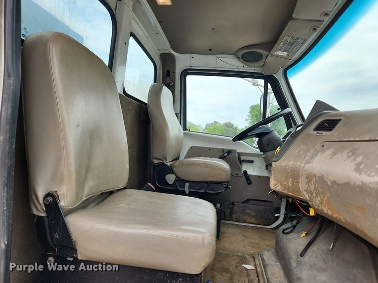 image for item LX9550 2002 Sterling L7500  sewer jetter truck