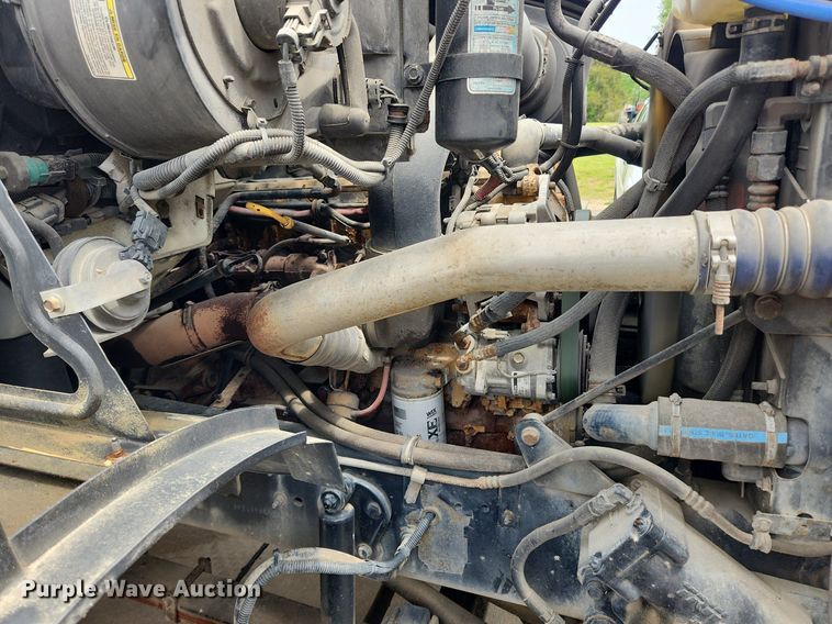 image for item LX9550 2002 Sterling L7500  sewer jetter truck