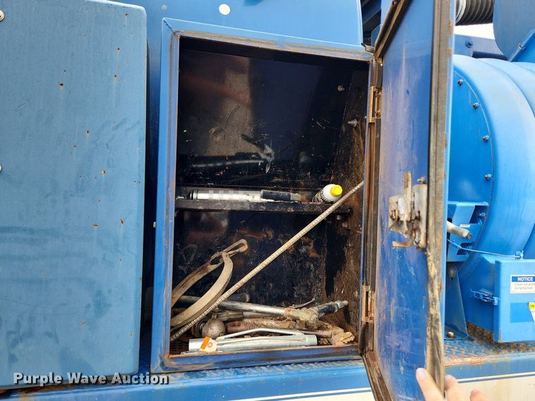 image for item LX9550 2002 Sterling L7500  sewer jetter truck