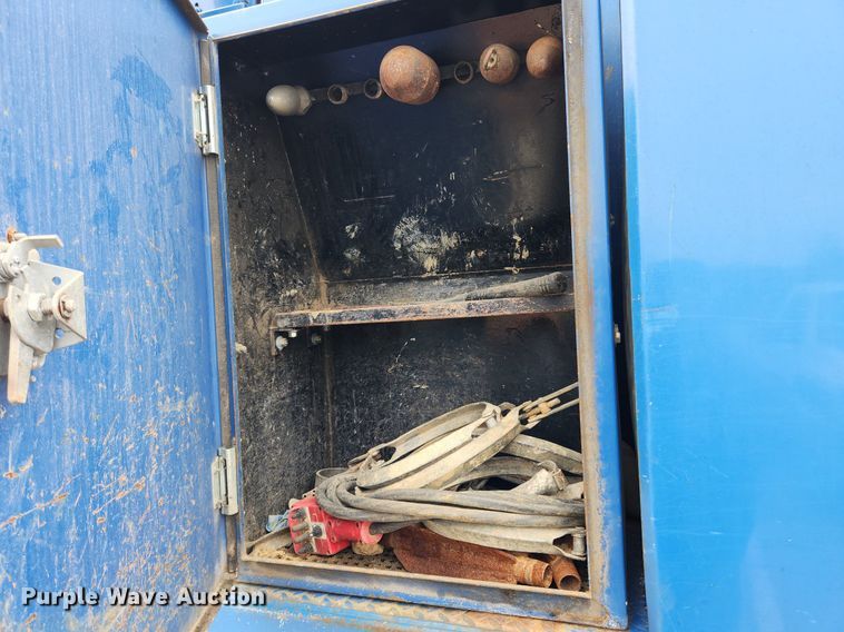 image for item LX9550 2002 Sterling L7500  sewer jetter truck