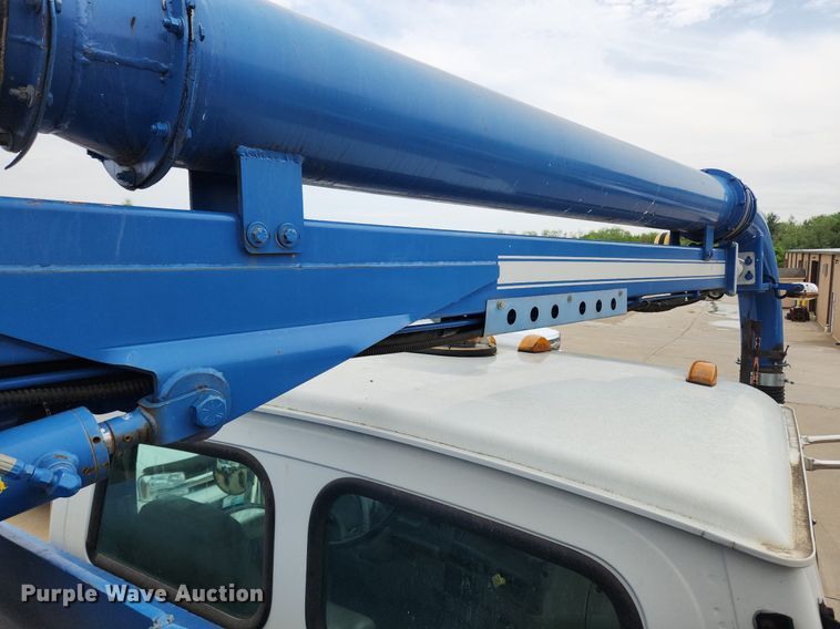 image for item LX9550 2002 Sterling L7500  sewer jetter truck