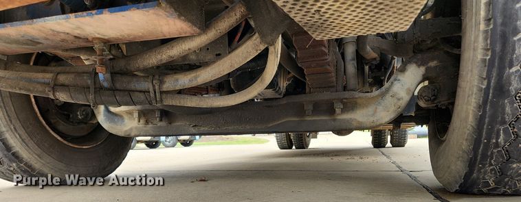 image for item LX9550 2002 Sterling L7500  sewer jetter truck