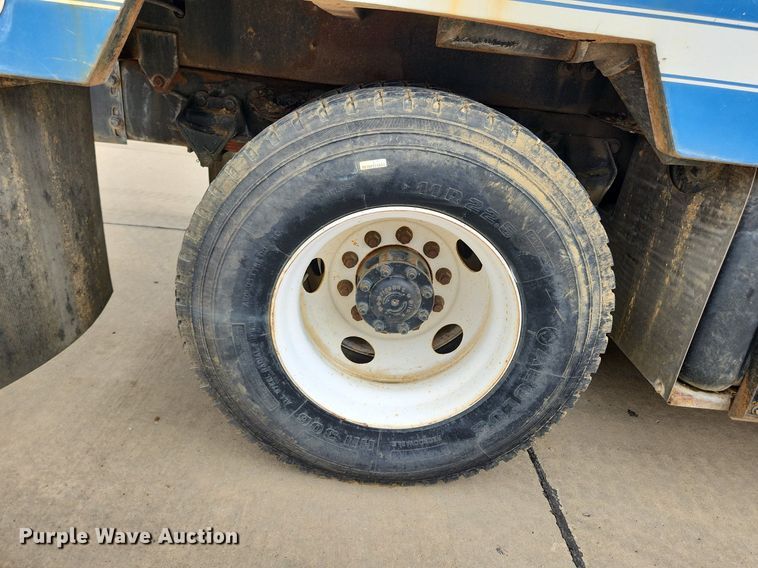 image for item LX9550 2002 Sterling L7500  sewer jetter truck