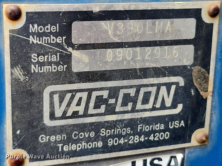 image for item LX9550 2002 Sterling L7500  sewer jetter truck