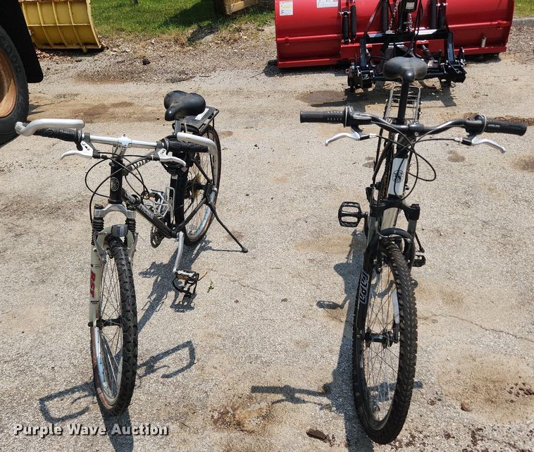 image for item LX9753 (2) Smith & Wesson bicycles