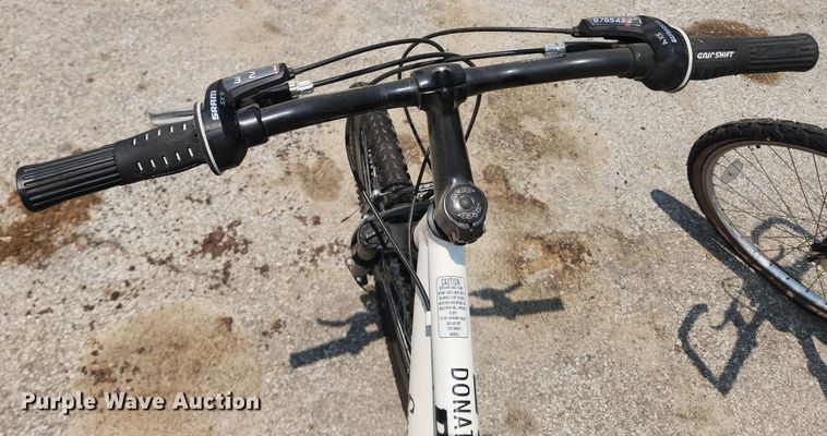 image for item LX9753 (2) Smith & Wesson bicycles