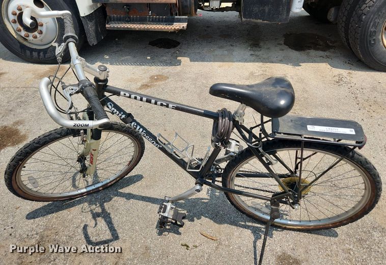 image for item LX9753 (2) Smith & Wesson bicycles