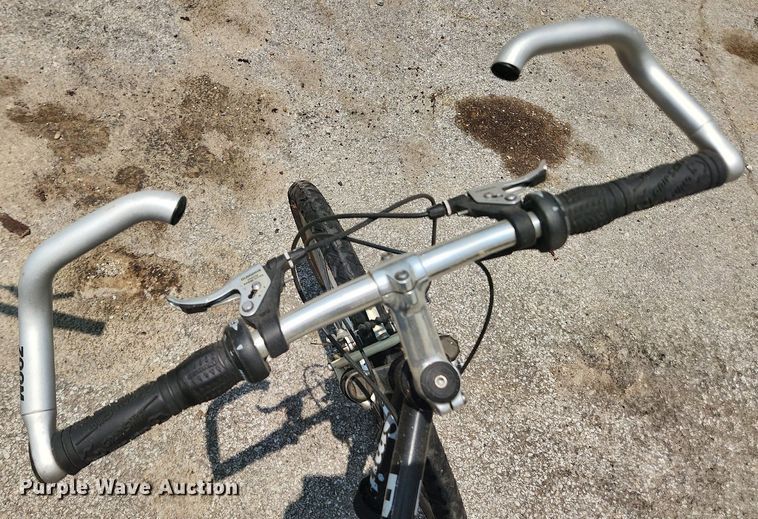 image for item LX9753 (2) Smith & Wesson bicycles