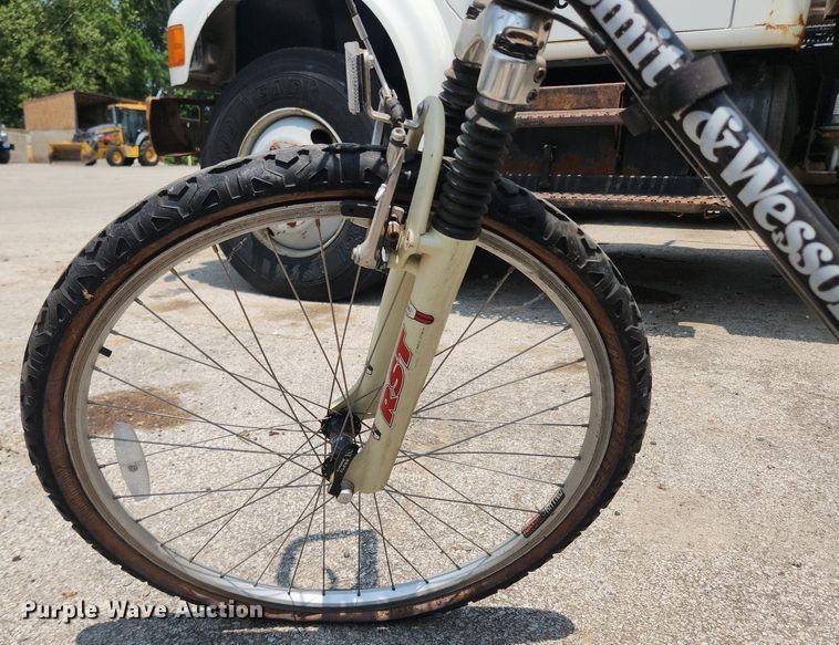 image for item LX9753 (2) Smith & Wesson bicycles