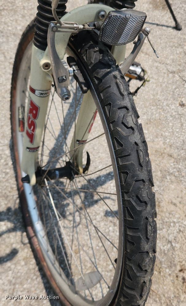 image for item LX9753 (2) Smith & Wesson bicycles