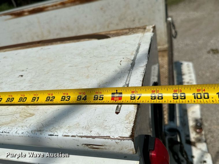 image for item MB9543 2004 Chevrolet Silverado 2500HD  utility bed pickup truck