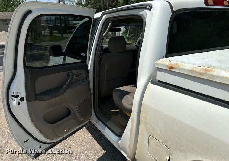 image for item MB9544 2006 Toyota Tundra  Double Cab pickup truck