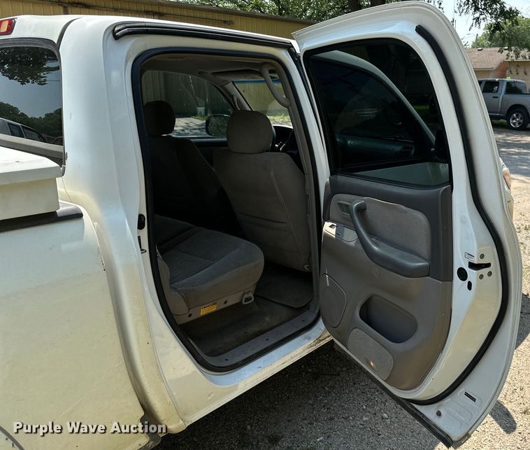 image for item MB9544 2006 Toyota Tundra  Double Cab pickup truck