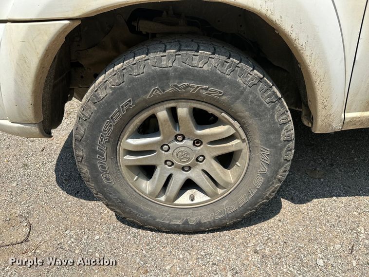 image for item MB9544 2006 Toyota Tundra  Double Cab pickup truck