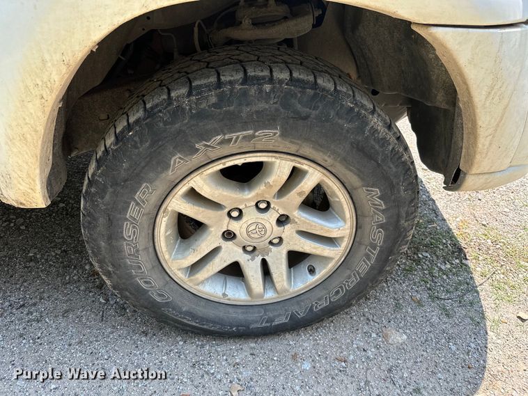 image for item MB9544 2006 Toyota Tundra  Double Cab pickup truck