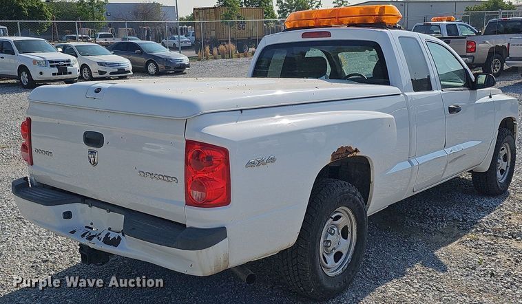 image for item MD9854 2010 Dodge Dakota  Ext. Cab pickup truck