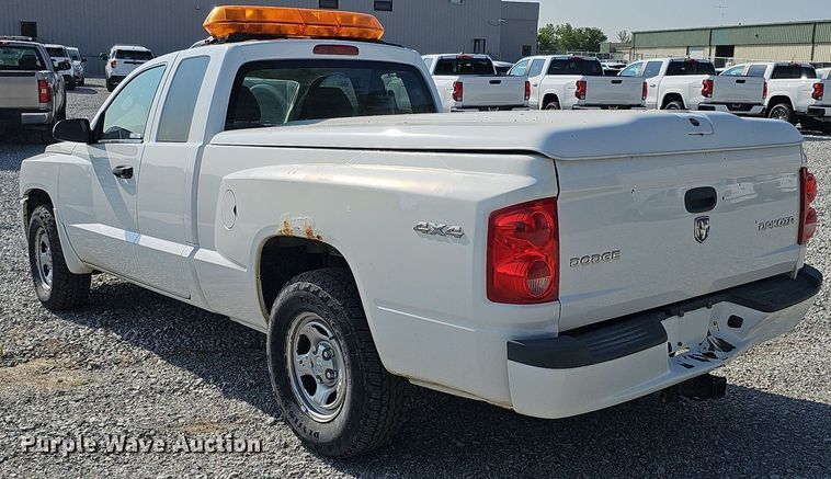 image for item MD9854 2010 Dodge Dakota  Ext. Cab pickup truck