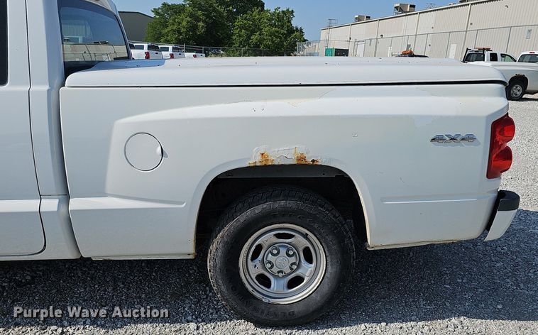 image for item MD9854 2010 Dodge Dakota  Ext. Cab pickup truck