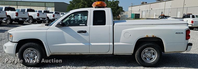 image for item MD9854 2010 Dodge Dakota  Ext. Cab pickup truck