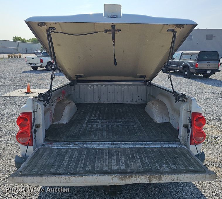 image for item MD9854 2010 Dodge Dakota  Ext. Cab pickup truck