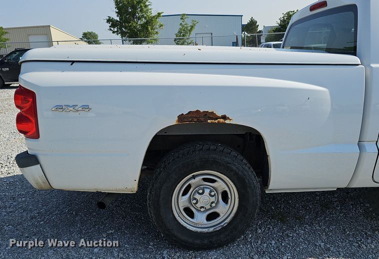 image for item MD9854 2010 Dodge Dakota  Ext. Cab pickup truck