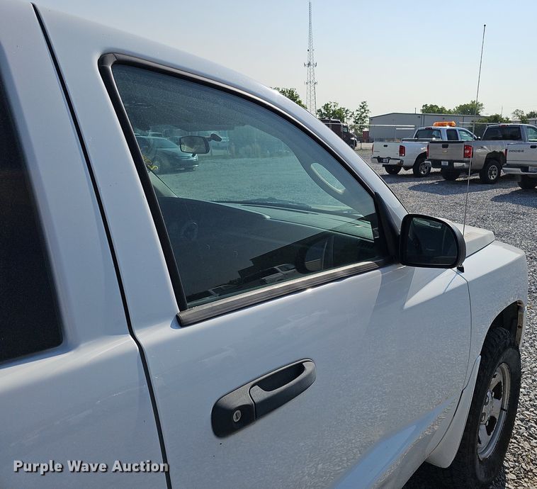 image for item MD9854 2010 Dodge Dakota  Ext. Cab pickup truck