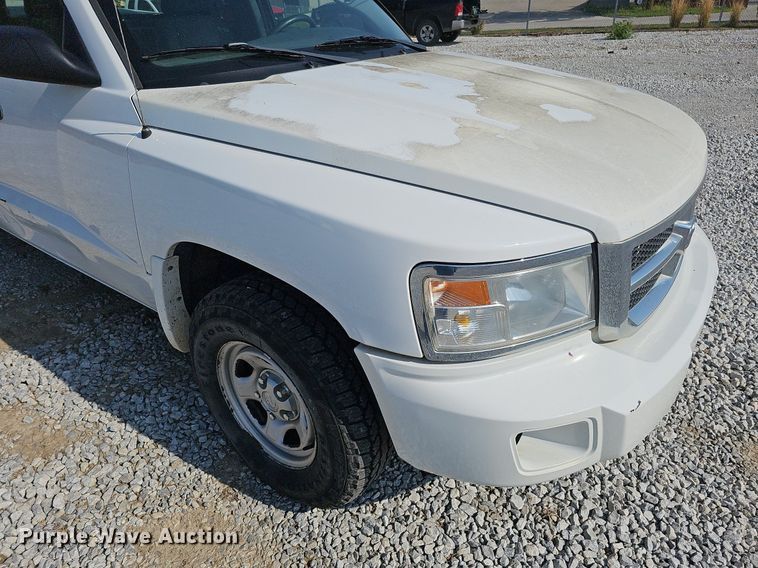 image for item MD9854 2010 Dodge Dakota  Ext. Cab pickup truck