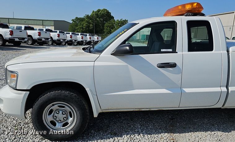 image for item MD9854 2010 Dodge Dakota  Ext. Cab pickup truck