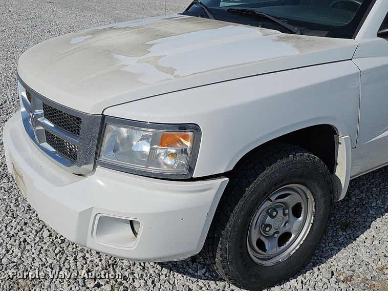 image for item MD9854 2010 Dodge Dakota  Ext. Cab pickup truck