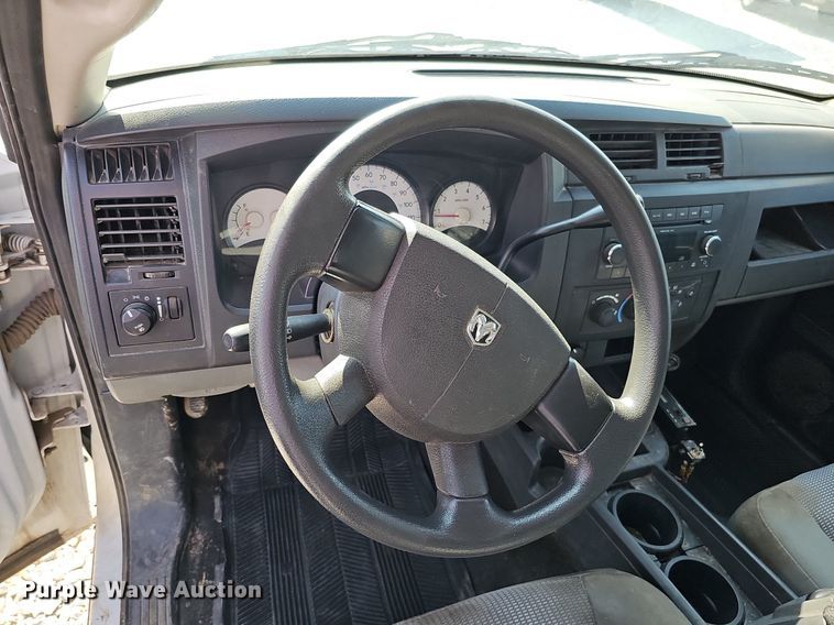 image for item MD9854 2010 Dodge Dakota  Ext. Cab pickup truck