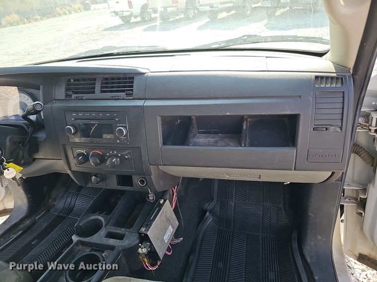 image for item MD9854 2010 Dodge Dakota  Ext. Cab pickup truck