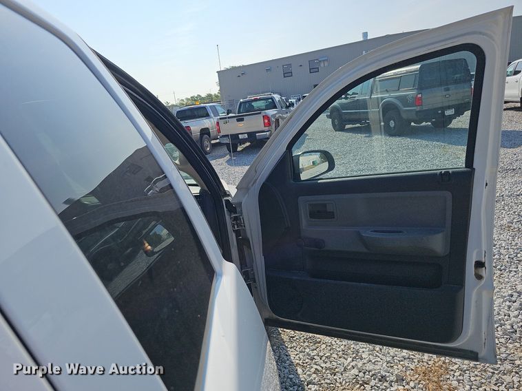 image for item MD9854 2010 Dodge Dakota  Ext. Cab pickup truck