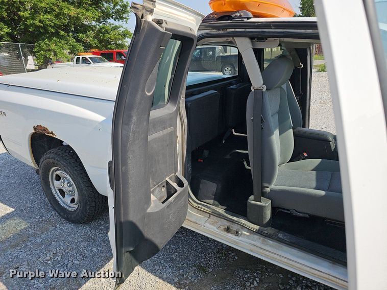 image for item MD9854 2010 Dodge Dakota  Ext. Cab pickup truck