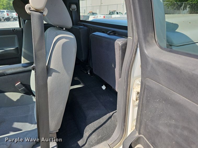 image for item MD9854 2010 Dodge Dakota  Ext. Cab pickup truck