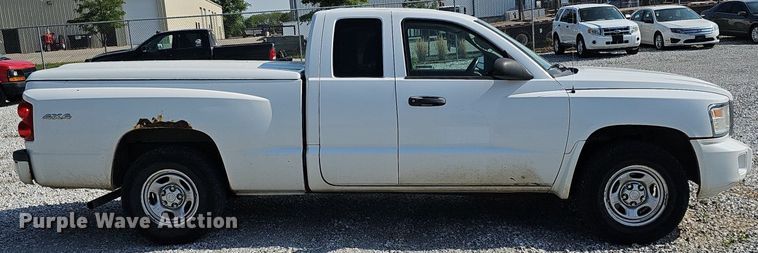 image for item MD9855 2010 Dodge Dakota  Ext. Cab pickup truck