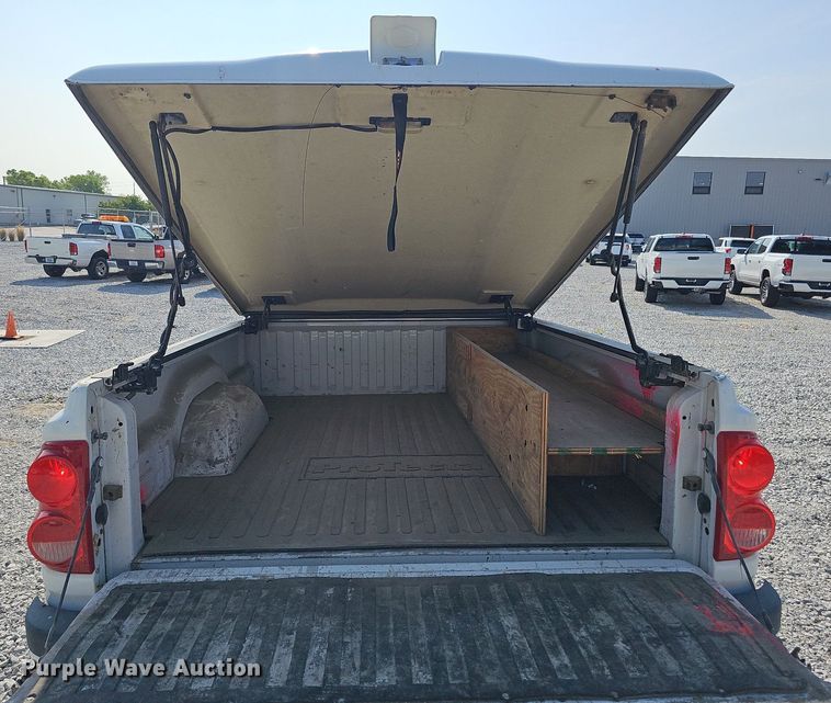 image for item MD9855 2010 Dodge Dakota  Ext. Cab pickup truck