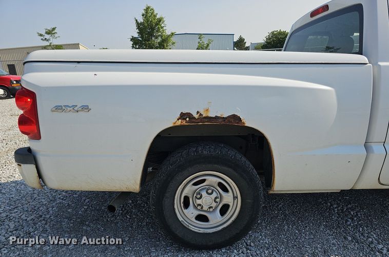 image for item MD9855 2010 Dodge Dakota  Ext. Cab pickup truck