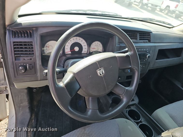 image for item MD9855 2010 Dodge Dakota  Ext. Cab pickup truck