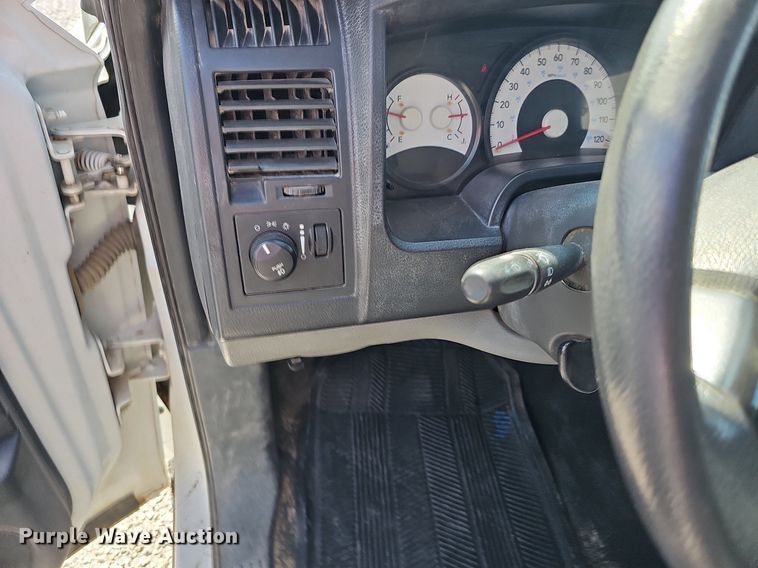 image for item MD9855 2010 Dodge Dakota  Ext. Cab pickup truck