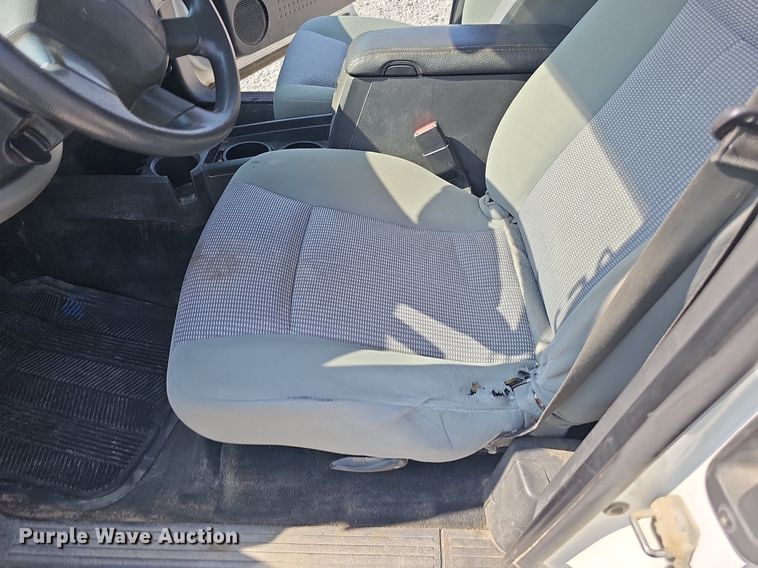 image for item MD9855 2010 Dodge Dakota  Ext. Cab pickup truck